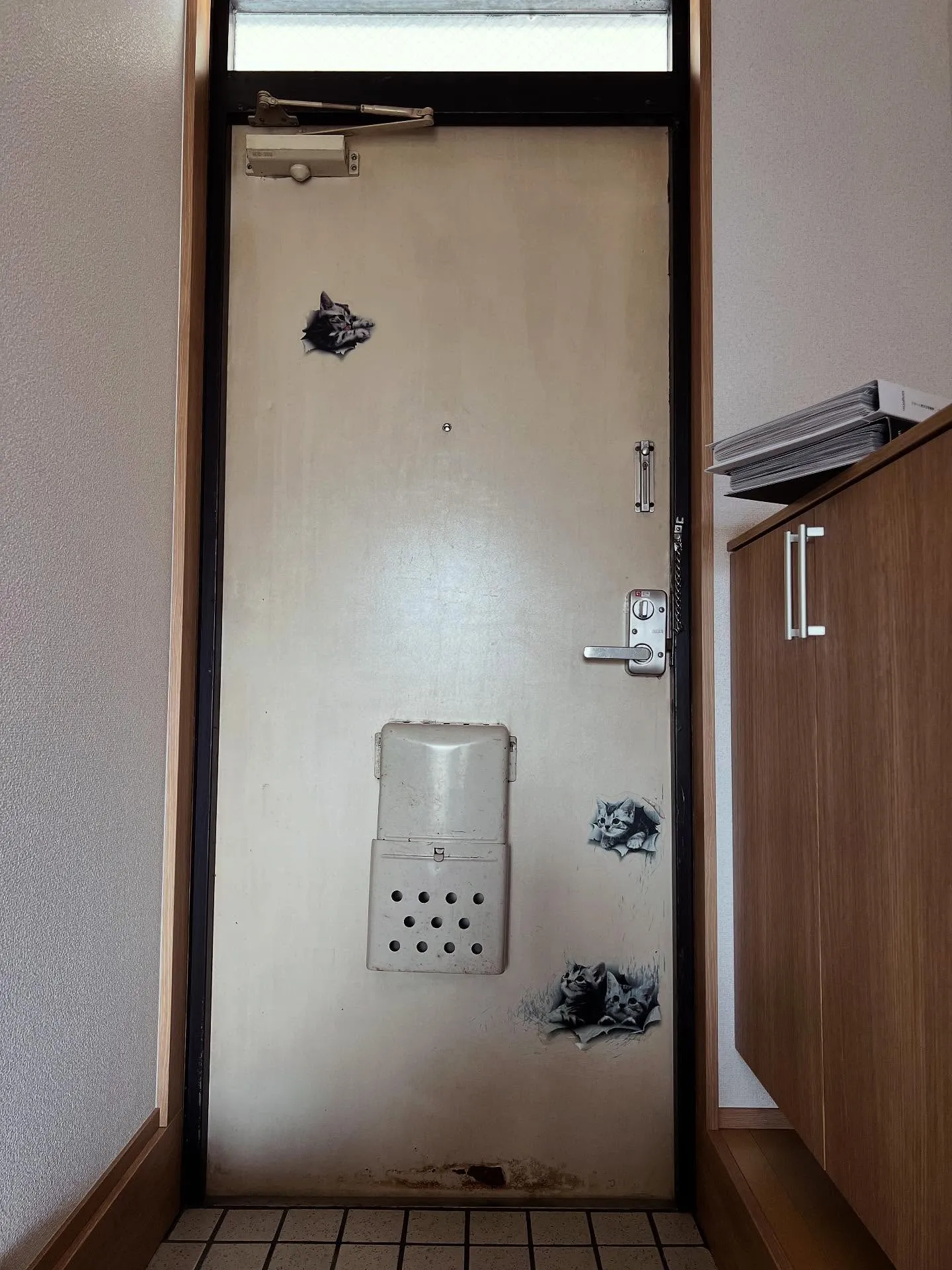 #豊川市#看板屋#デザイン#ダイノックシート#玄関ドア##貼...