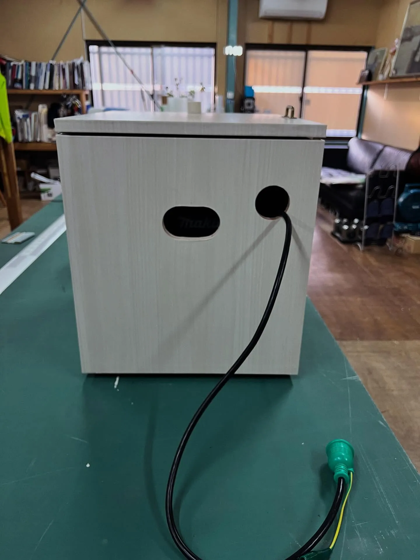 ネイルサロンの集塵機を隠す為のBOXを作成＋装飾